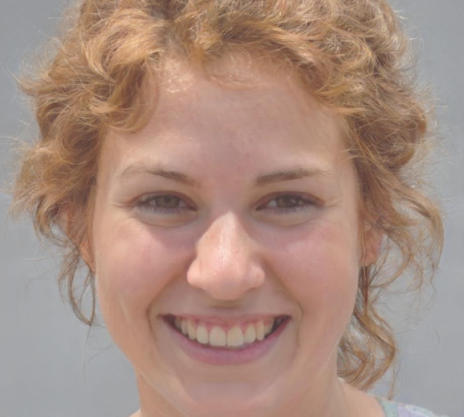 Portret Elena Dumitrescu, educator financiar